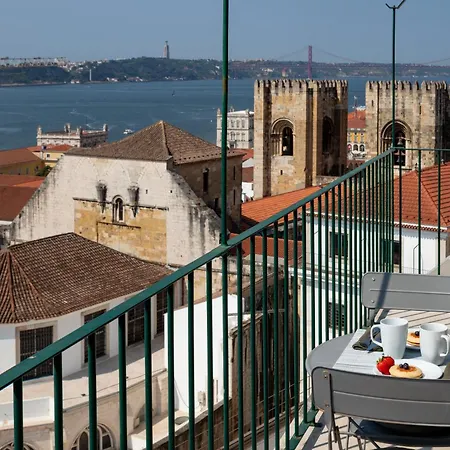 Alfama Terrace River View By Lovelystay Apartman